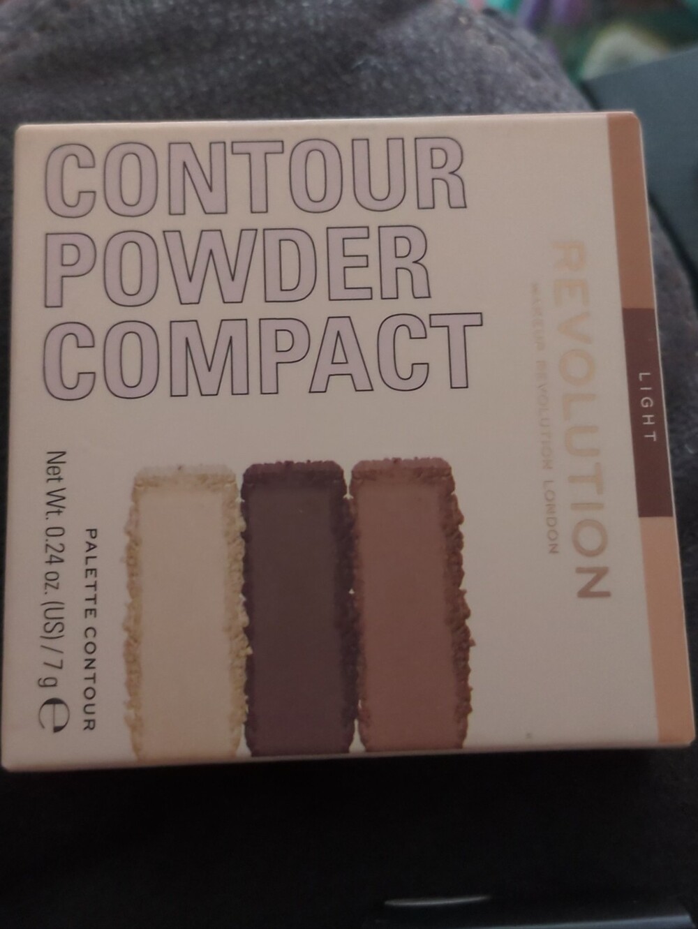 Revolution Contour Powder Compact - Light Shades: Cream, Taupe, Brown